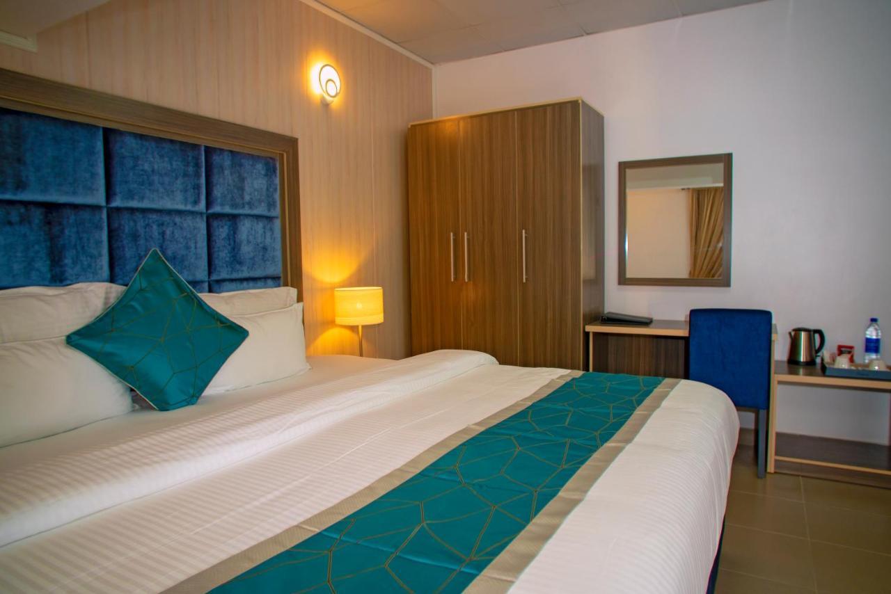 Riviera Suites Лагос Экстерьер фото