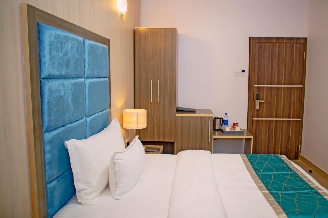 Riviera Suites Лагос Экстерьер фото