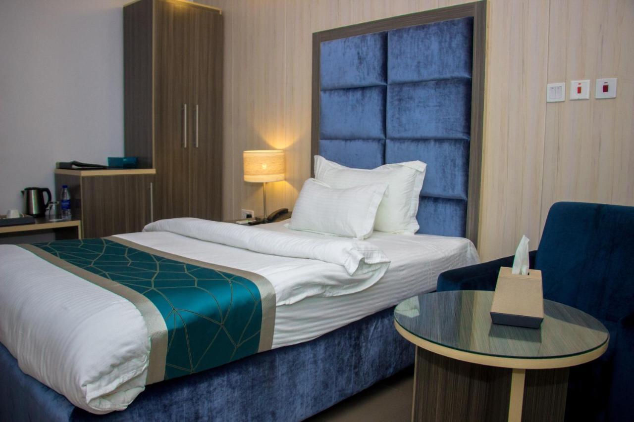 Riviera Suites Лагос Экстерьер фото